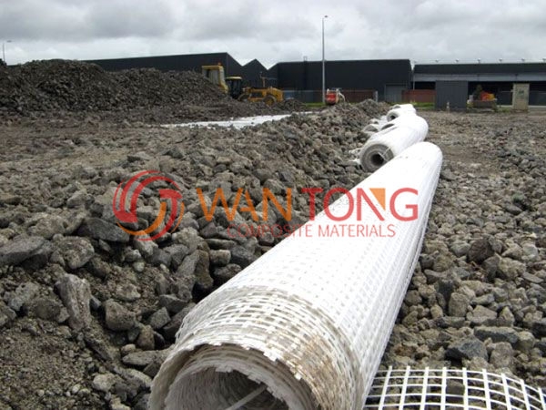 Construction of geogrid composite geotextile