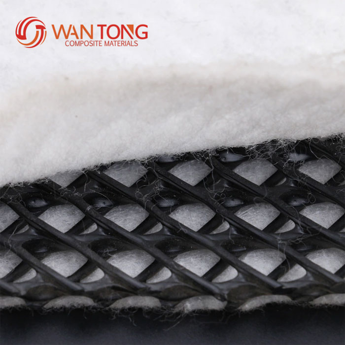 Three dimensional composite drainage net