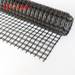 Warp knitted polyester geogrid